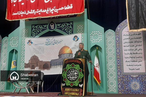 حضور جوان، مسجد را آباد می کند