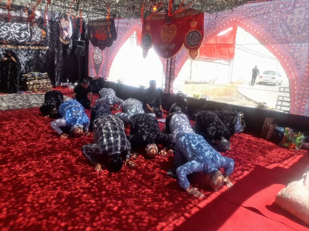 خدماتی که بچههای مسجد در مرز تمرچین ارائه میکنند/از طرح هر زائر به نیت یک شهید تا راهاندازی کاروان دختران زینبی