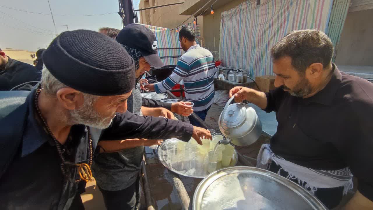 پخت 50 هزار پرس غذا برای پذیرایی از زائران در موکب حسینیه اعظم زنجان