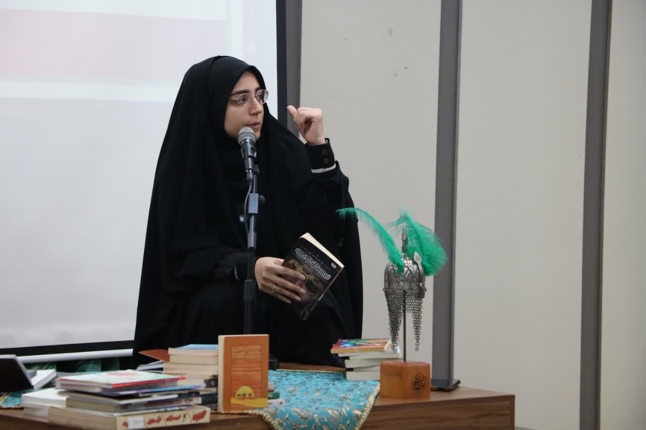 کتابهای عاشورایی در رشت معرفی شدند