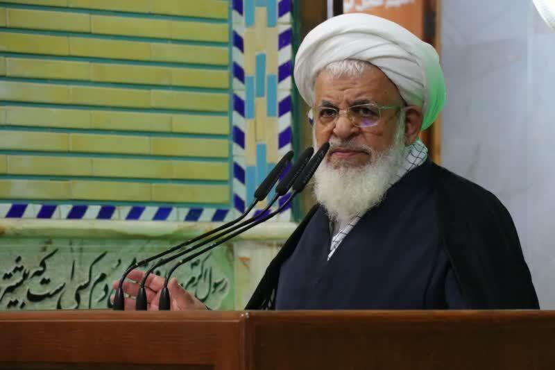 امام جمعه یزد: مردم و مسوولان، مواظب تفرقه‌افکنی دشمنان باشند