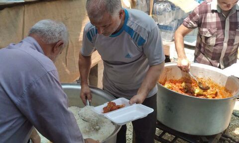 پذیرش روزانه ۲هزار و ۵۰۰ زائر حسینی در موکب محسنین در کربلا معلی