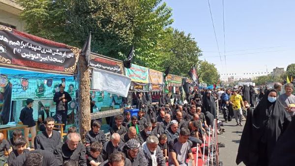 شبکه مساجد محله محور هرندی ۳۰ موکب را در همایش جاماندگان اربعین برپا میکنند