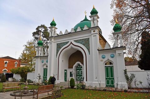 شاه جهان، قدیمی‌ترین مسجد انگلیس که دارای یک باغ صلح است