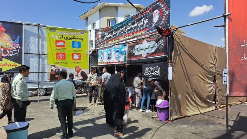 توزیع تعداد ۱۵۰۰ پرس غذای گرم در موکب بابالحوائج شهرستان دهگلان