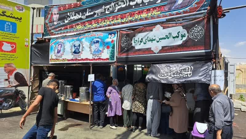 توزیع تعداد ۱۵۰۰ پرس غذای گرم در موکب بابالحوائج شهرستان دهگلان