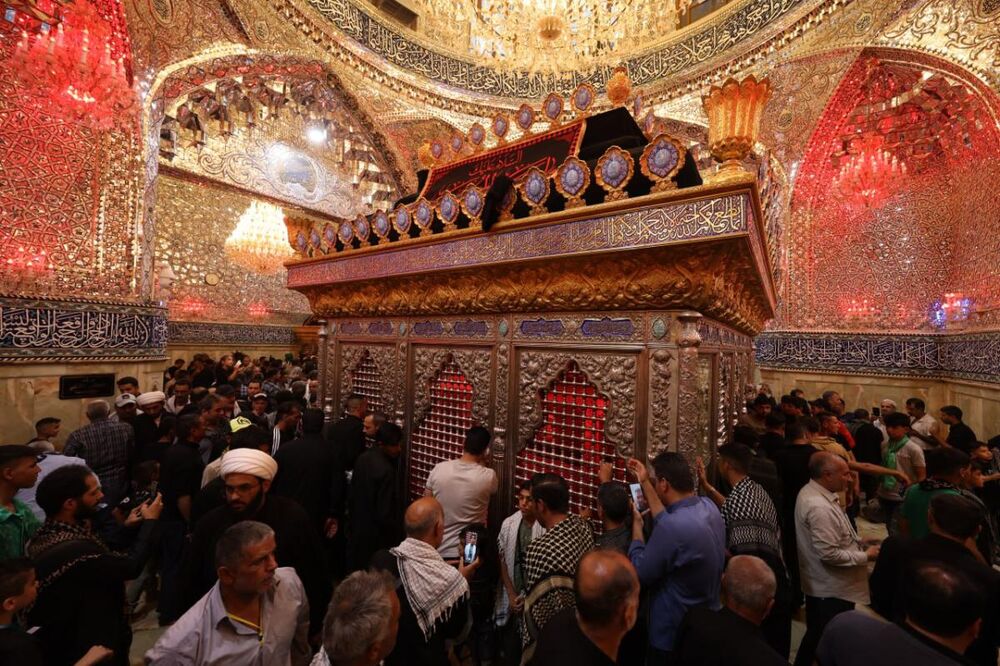 گزارش تصویری/ حال و هوای مسجد کوفه در آستانه اربعین حسینی