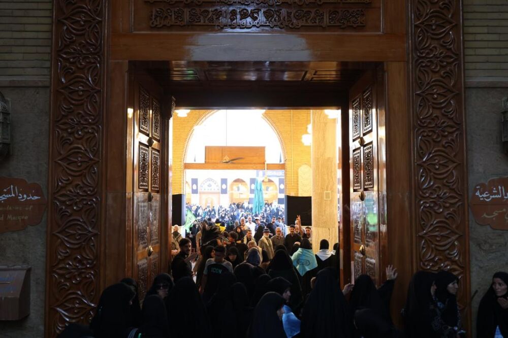 گزارش تصویری/ حال و هوای مسجد کوفه در آستانه اربعین حسینی