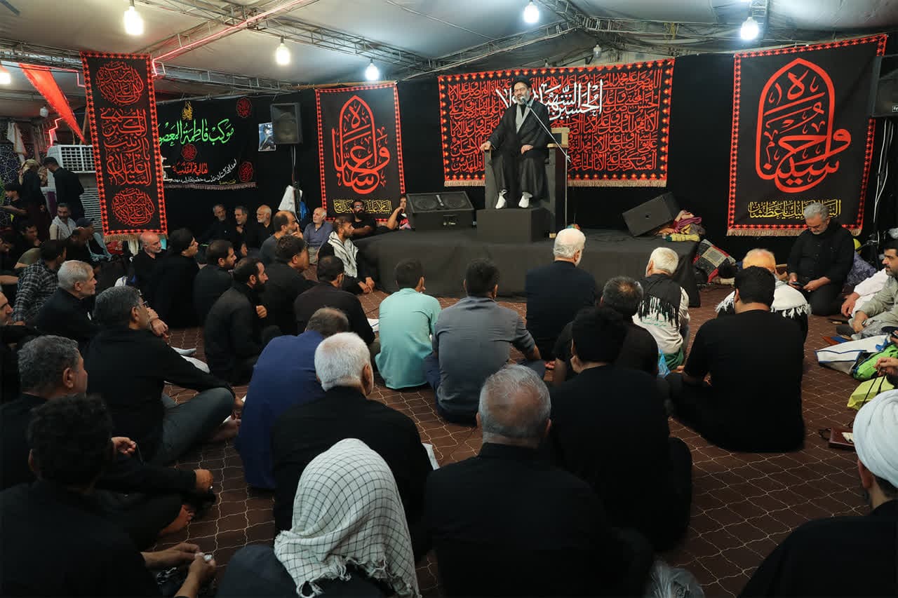 بازدید نماینده ولی فقیه در امور حج و زیارت از موکب حضرت فاطمه معصومه در کربلا