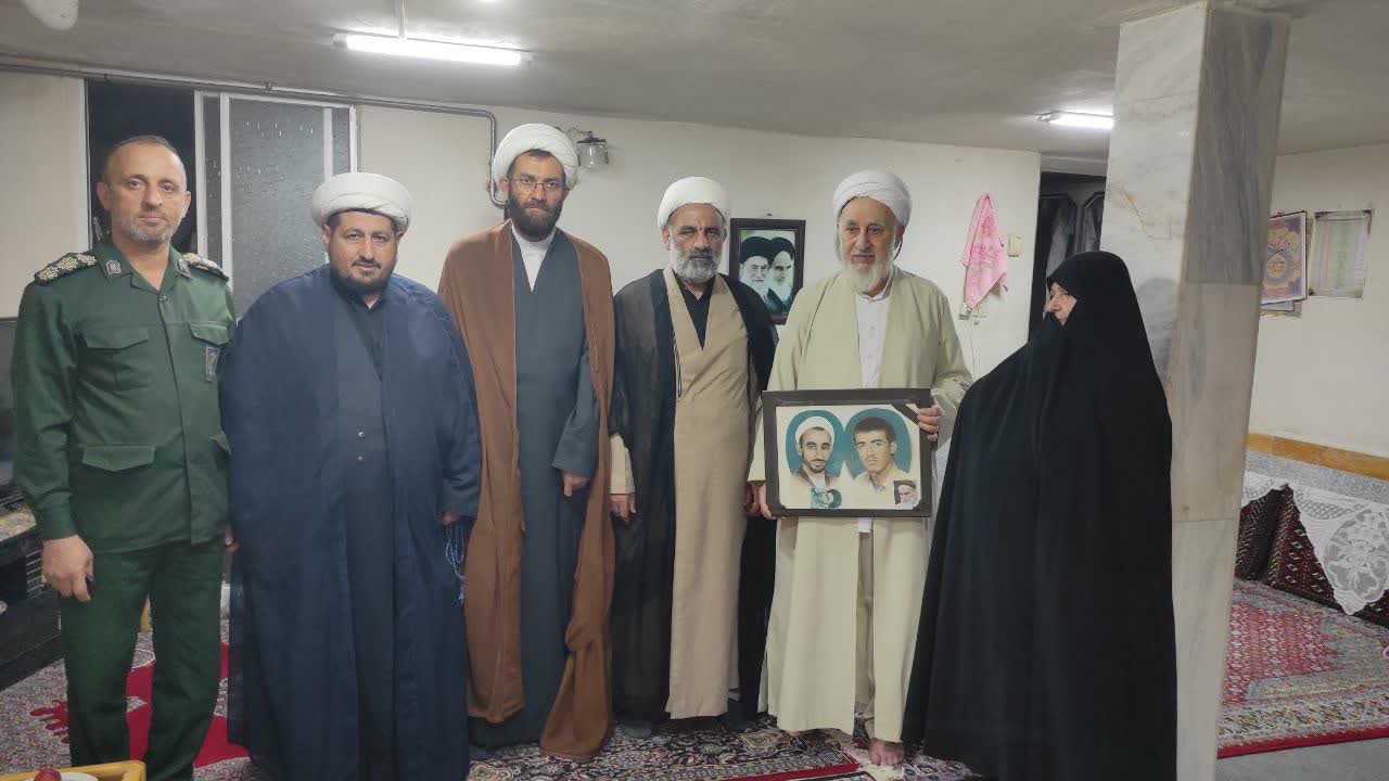 شهیدان عزت، جوانمردی و ایثار را از سیدالشهدا آموخته اند