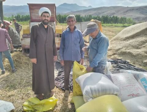 گره گشایی از مشکلات نیازمندان باجمع آوری ۱۵۰ میلیون تومان زکات در این روستا