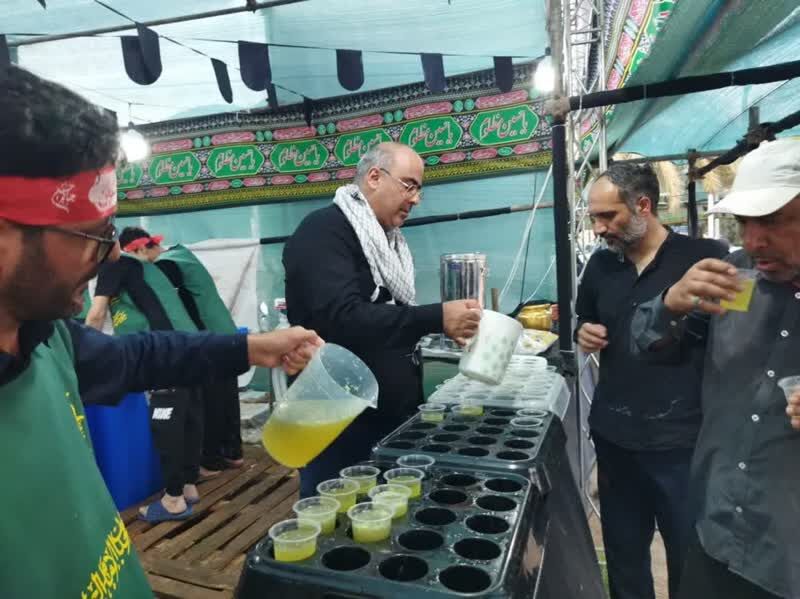 موکب فرهنگی سازمان فرهنگی اجتماعی شهرداری کاشان در مرز خسروی برپا شده است