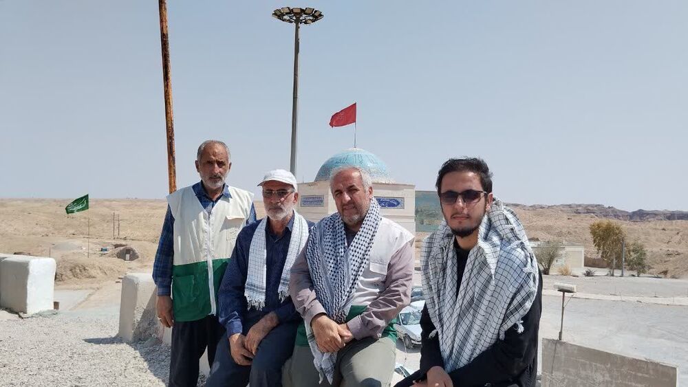 ادای احترام خادمیاران کانون های خدمت رضوی مازندران به شهدای قلاویزان مهران