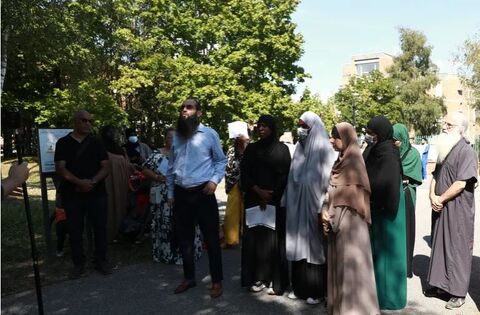 تظاهرات در فرانسه در اعتراض به ممنوعیت پوشیدن عبای اسلامی