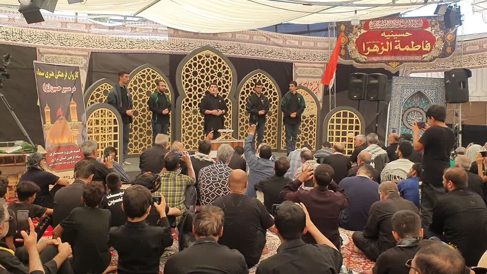 اجرای برنامه های فرهنگی به همت کاروان فرهنگی هنری سماء در پیاده روی اربعین