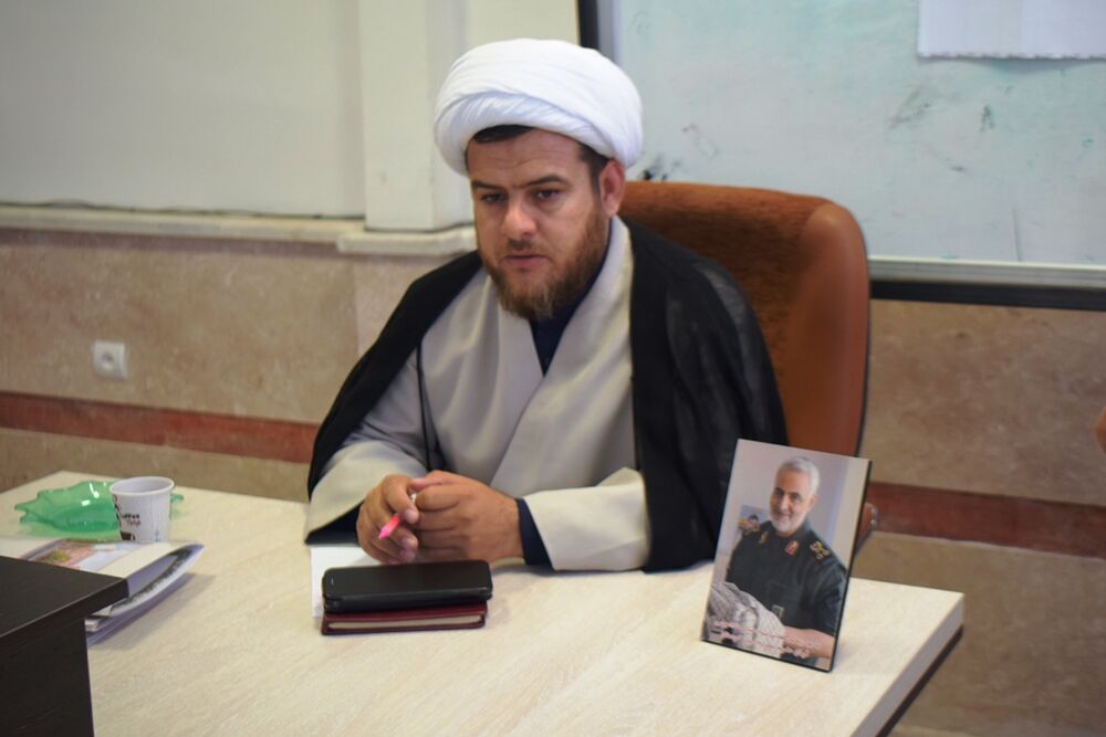 آموزش درسهای وحدت آفرین به بچههای مسجدی روستای بیانلو