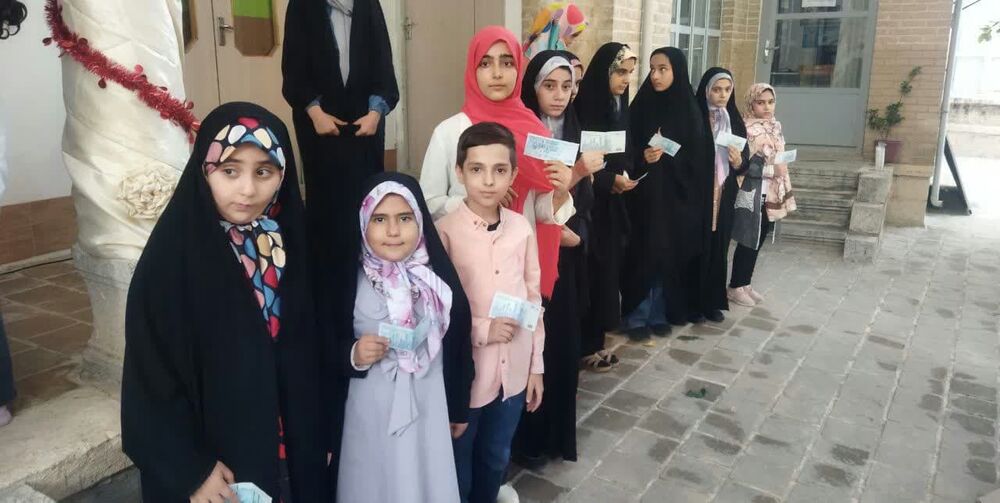 مراسم تجلیل «ویژه قرآن آموزان و مربیان موسسه قرآنی میراث ماندگار شهرستان هرسین» برگزار شد