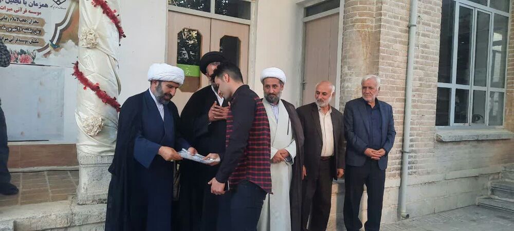 مراسم تجلیل «ویژه قرآن آموزان و مربیان موسسه قرآنی میراث ماندگار شهرستان هرسین» برگزار شد