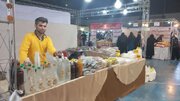 عرضه محصولات محلی بچه‌های مسجد در سیاه‌چادرهای نمایشگاهی