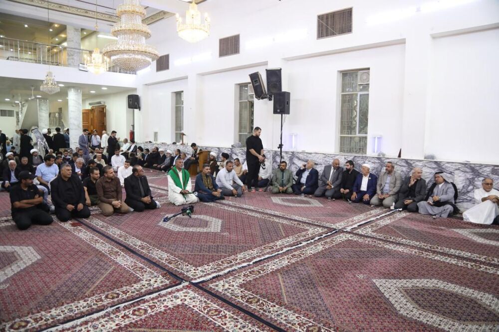 حضور هیئتی از تولیت مسجدکوفه در مجلس ترحیم«آیت‌الله الخرسان»+عکس