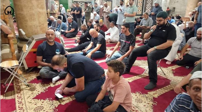 هزاران فلسطینی نماز صبح را در مسجد الاقصی ادا کردند+ فیلم و عکس