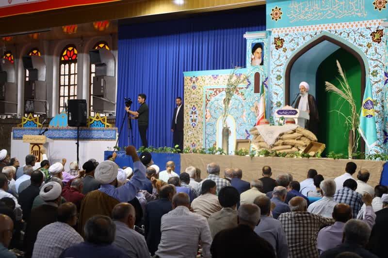 تقویت هویت ملی دانش آموزان رویکرد تعلیم و تربیت باشد