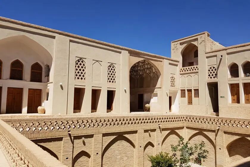 فراموشی پنجدَریها و وسعت منازل ایرانی زیر سایه منفعت بساز بفروشها/معماری ایرانی اسلامی را به جامعه برگردانیم