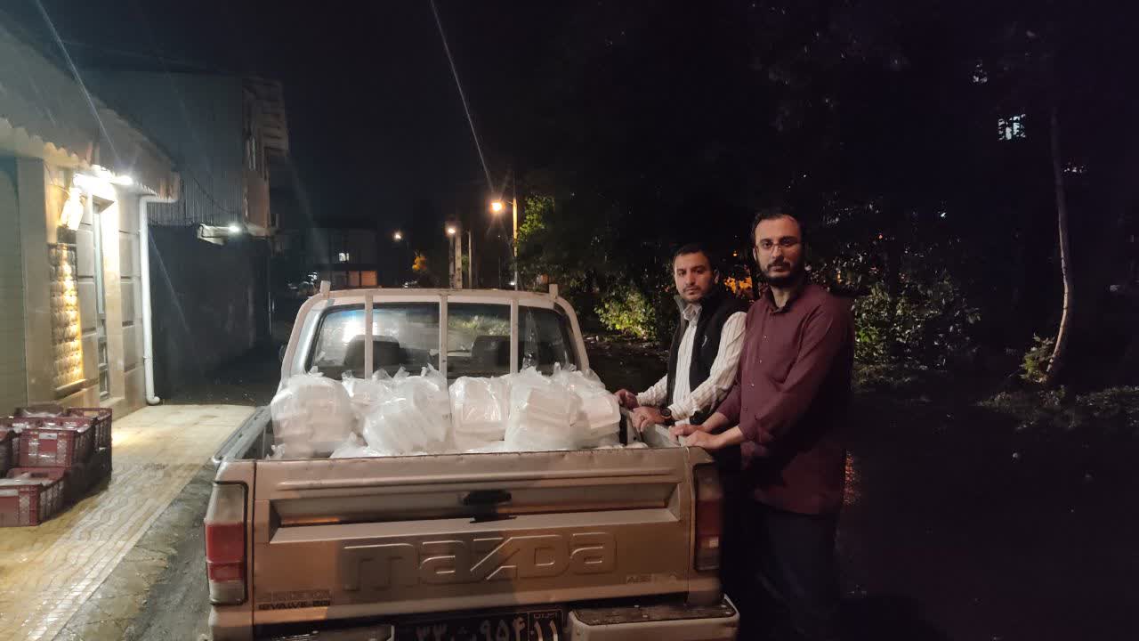 همت بچه مسجدی ها در کمک به سیل زدگان آستارا/ وقتی صدای همدلی از مسجد بلند می شود