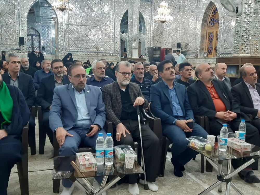 افتخارات امروز را مدیون خون شهداییم/ خدمت به مردم ادامه دادن راه شهداست