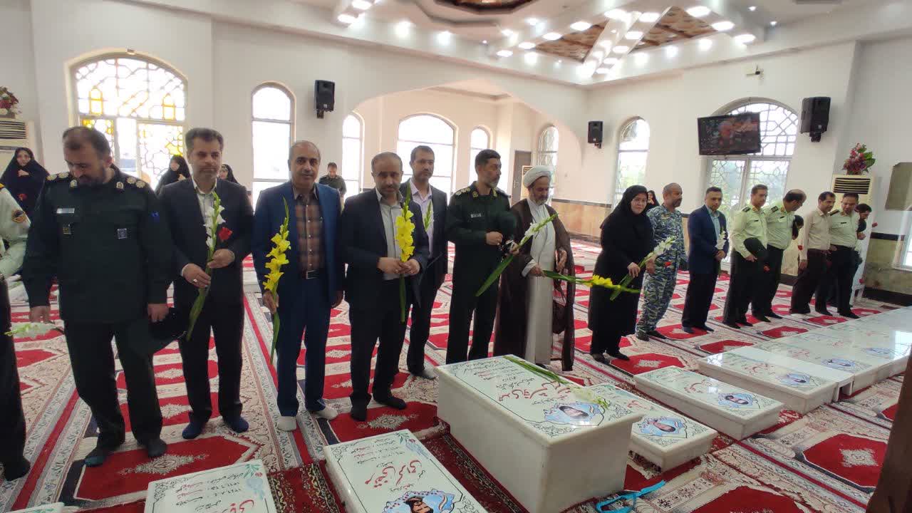 حق شهدا را باید در وصیت نامه هایشان جستجو کرد