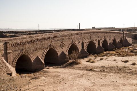 یک خیر ۵۰۰ میلیون ریال هزینه مراسم ترحیم مادرش را برای مرمت پل تاریخی سالار رشتخوار اختصاص داد