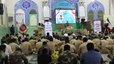 محفل شهدایی انس با قرآن کریم در حرم باب المراد آران و بیدگل برگزار شد