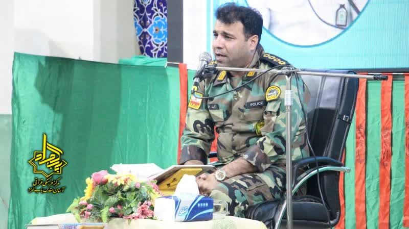 محفل شهدایی انس با قرآن کریم در حرم باب المراد آران و بیدگل برگزار شد