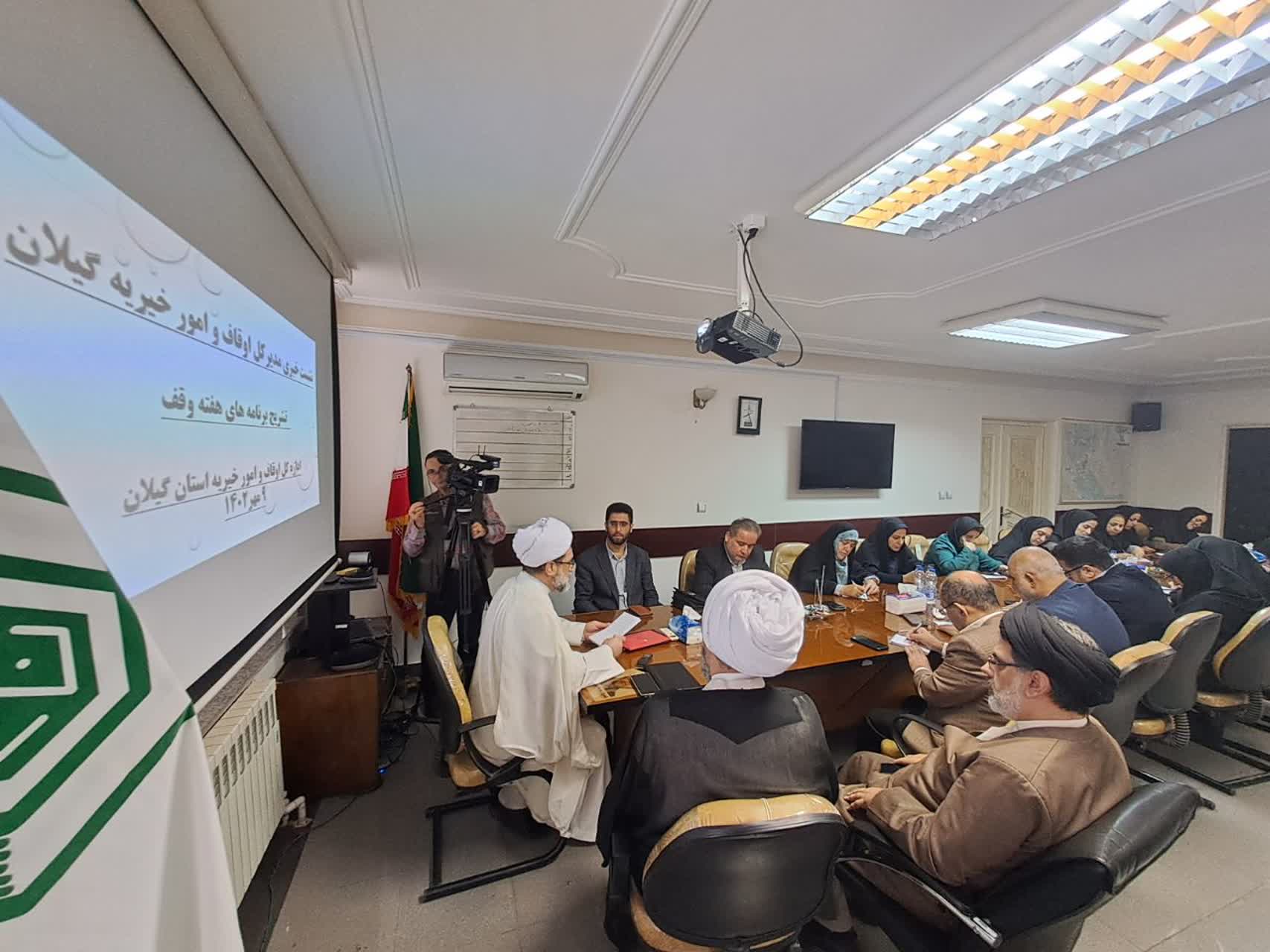 قرآن حلقه اتصال واقف با جامعه/ پیام وقف معنویت، آرامش و خدمت بیمنت است