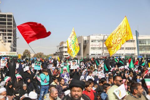 جشن بزرگ ولادت پیامبر اعظم در عرصه میدان شهدای مشهد برگزار شد