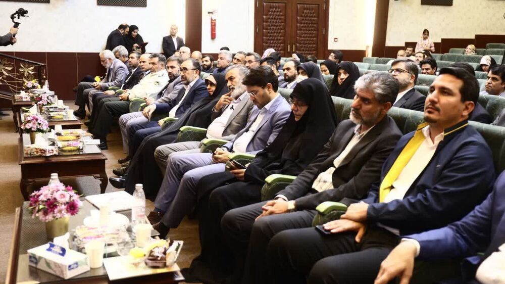 آیین اهدای ۱۳۰۱ زمین به خانواده های بالای ۳ فرزند در خراسان رضوی/ تاکنون ۲۵۱۱ خانواده در این استان مشمول این طرح شدهاند