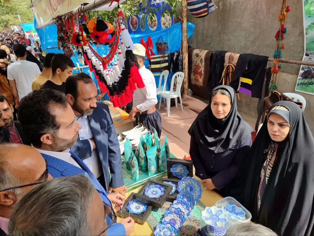 جشنواره «مهر، ماه همدلی » در روستای قالهر برگزار شد