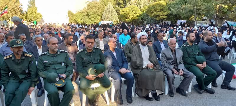 مطالعه وصیت نامه شهدا باعث تقویت ایمان و باور ما در نظام انقلاب اسلامی میشود