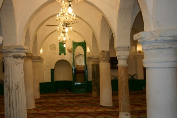 مسجد جامع «الناقه» مزین به 42 گنبد کوچک و گلدستهای به سبک معماری مراکشی