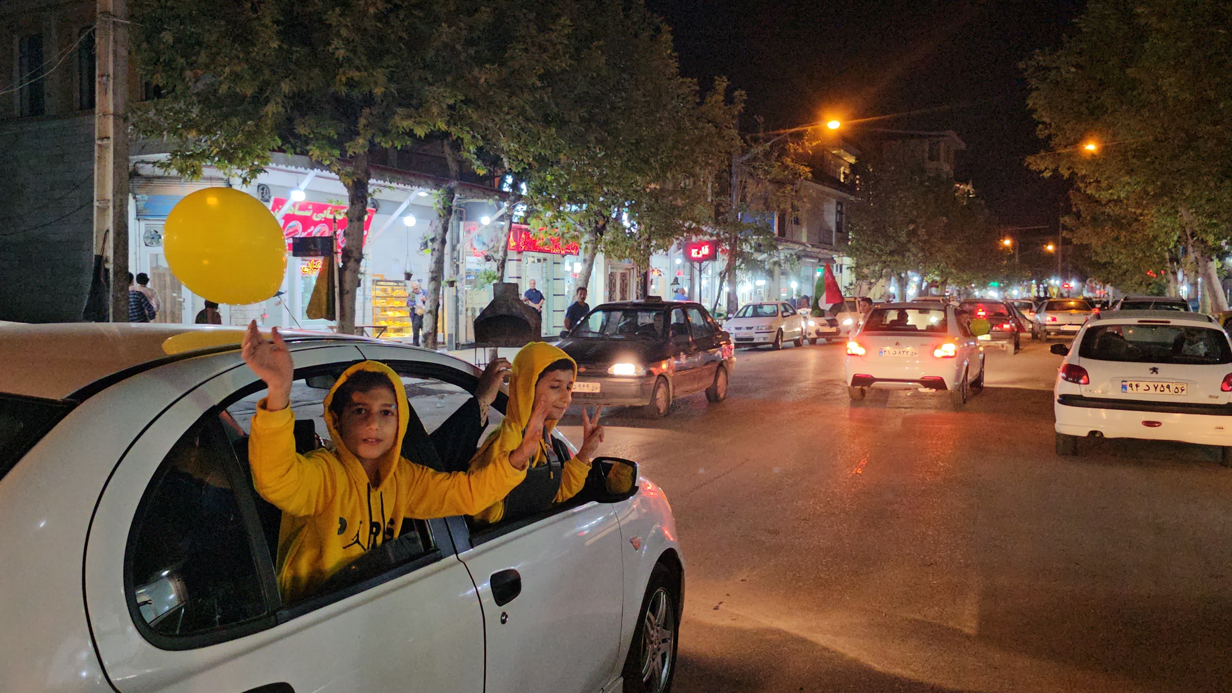 کاروان شادی خودرویی در آستارا به حرکت در آمد