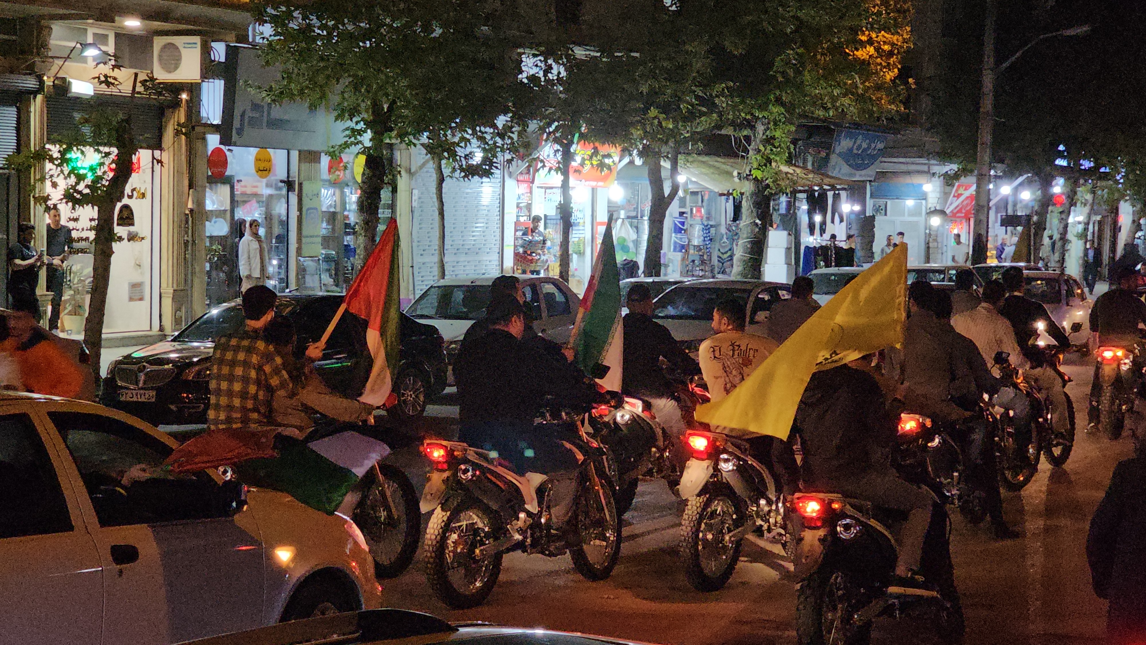 کاروان شادی خودرویی در آستارا به حرکت در آمد