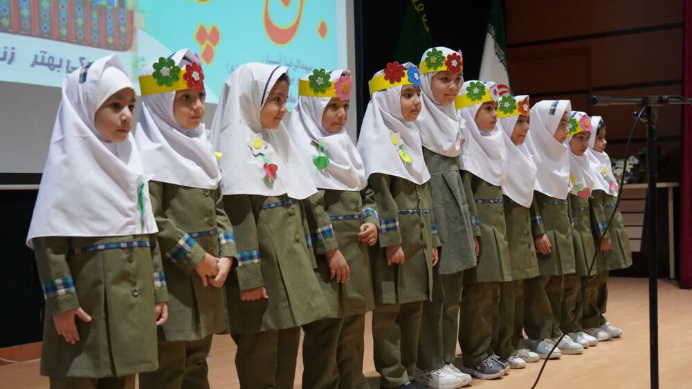 گزارش تصویری/جشن غنچه ها در طبس