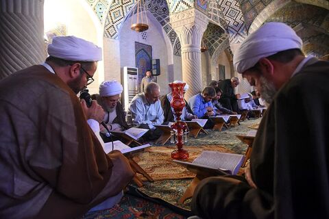 نسیم فجر با عطر قرآن در مساجد شیراز