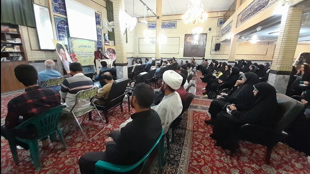 نشست فرهنگی هم اندیشی مدیران کانونهای فرهنگی هنری مساجد خراسان رضوی