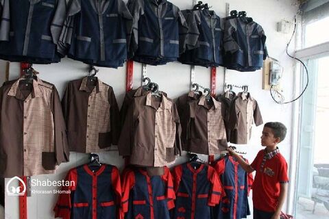 توزیع 200 دست لباس فرم مدارس بین دانش آموزان نیازمند
