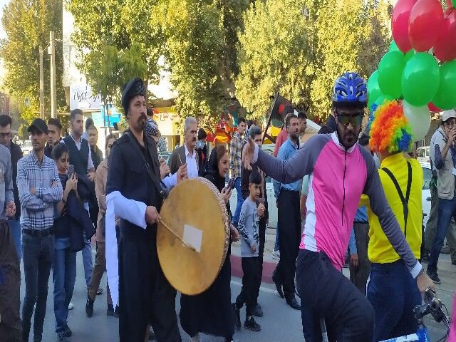 جشنواره بین‌المللی تئاتر خیابانی در مریوان گشایش یافت