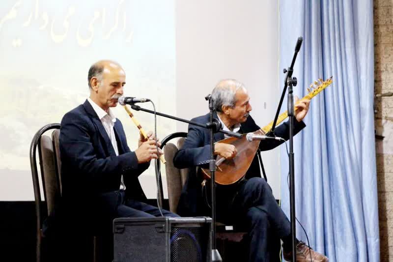 اولین همایش شعر ترکی(قاراقان سوزلری) به کار خود پایان داد