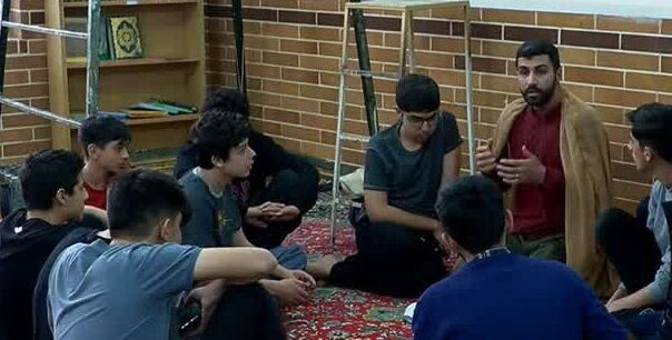 مسجدی که با همکاری اهل سنت، پاتوق نوجوانان شهرک سهرابیه کرج شده است