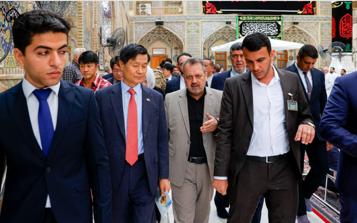 حضور سفیر کره جنوبی در عراق در آستان مطهر علوی+ عکس