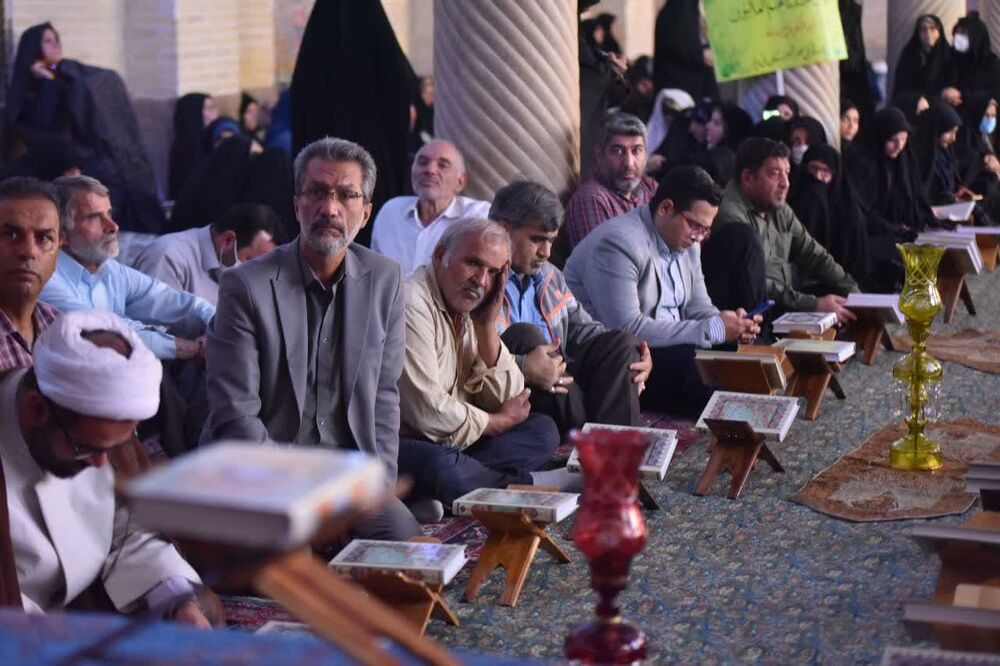 فارس زیر پرچم قرآن؛ ۳۰۰ محفل برای تجدید میثاق با رهبر شهید